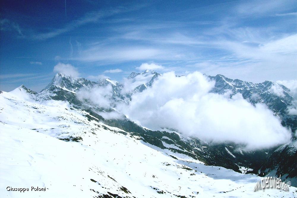 17- sale la nebbia dalla val di Genova .jpg